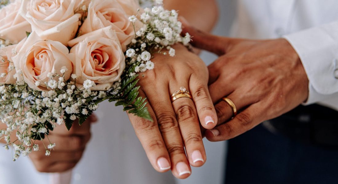 gold rose vs traditional